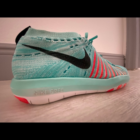 Nike Shoes - Picture 3 of 6